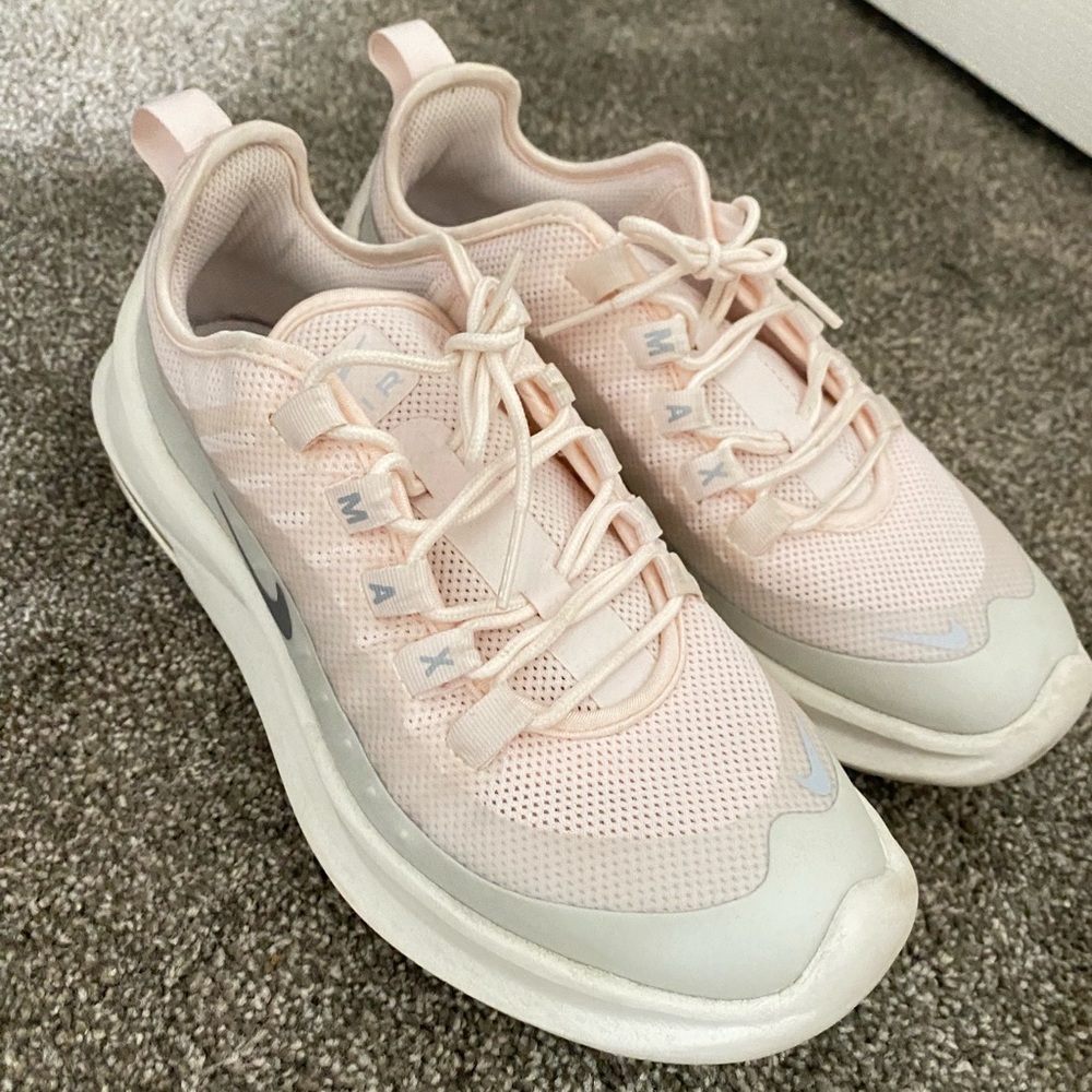 Air Max Axis - image 2